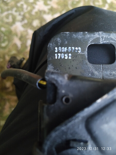 Замок капота Opel Zafira C  2013 Чорнобай