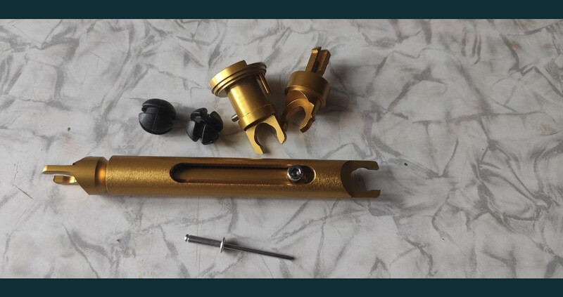 Тяга замка капота Ford Focus 2  2006 универсал 1.6 Бензин Кривой Рог