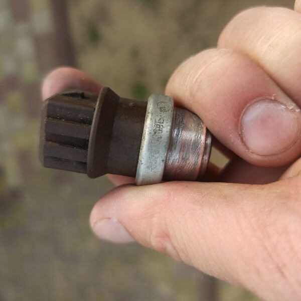 Датчик температури охолоджувальної рідини Volkswagen Sharan  1999 универсал 1.9 Дизель Яворов