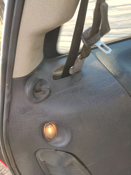 Трикутник де закладається ремінь безпеки Volkswagen Sharan  1999 универсал 1.9 Дизель Дубляны