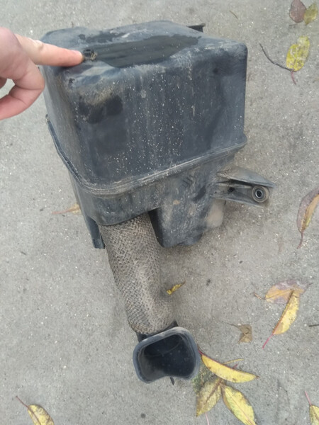 Повітрозабірник Chevrolet Lacetti  2008 універсал 1.8 Бензин 