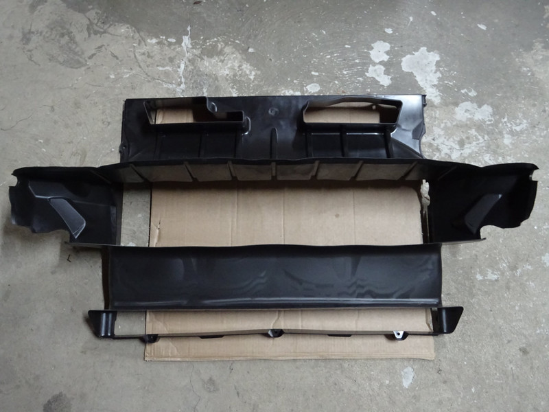 Корпус воздушного фильтра 7P6121293E   Toyota RAV4, Volkswagen Touareg