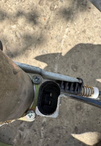 Стеклоподъемник левый електро Ford Focus  2000 універсал 1.8 Дизель 