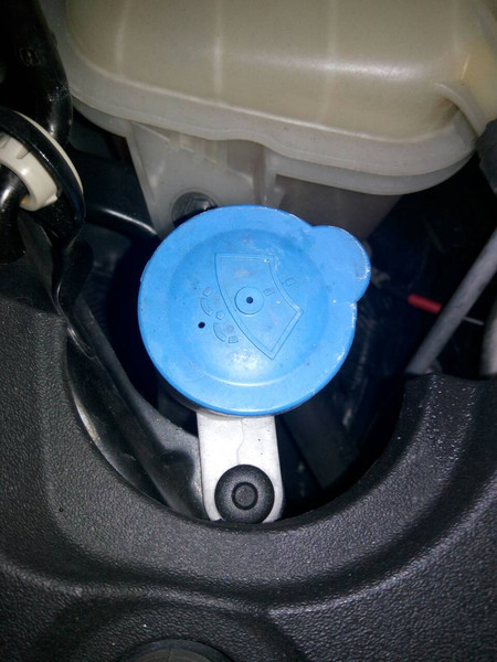 Кришка бачка омивача Toyota Avensis 2011 р.  1.8 л бензин Київ