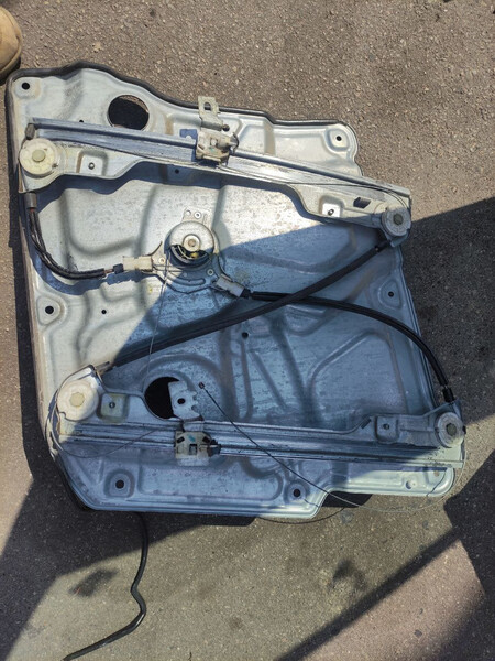 Стеклоподъемник левый Nissan Primera P12  2003 2.2 Дизель Киев