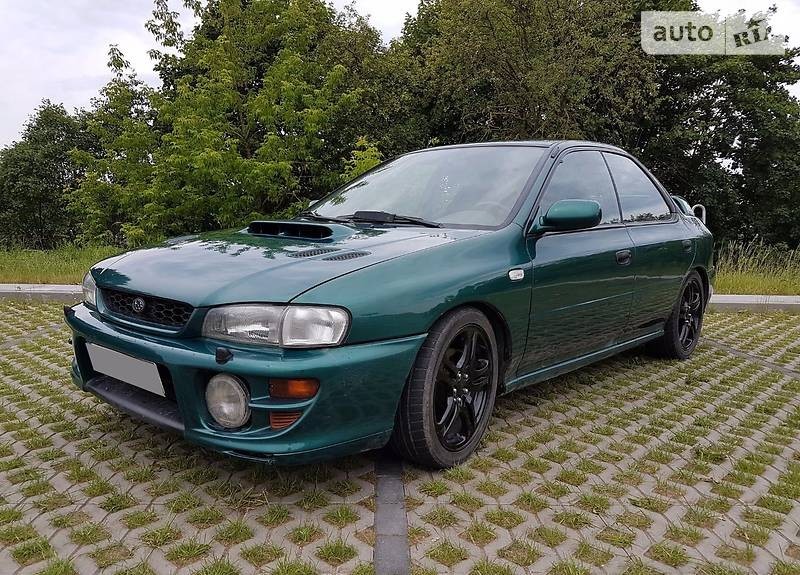 ПТФ левуая в передний бампер Subaru Impreza GT turbo 1997 2.0 Бензин Харьков