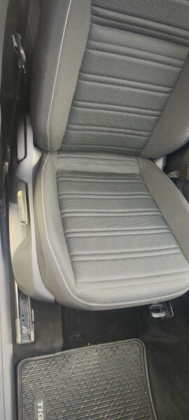 Переднє сидіння праве Volkswagen Tiguan  2023 2.0 Бензин 