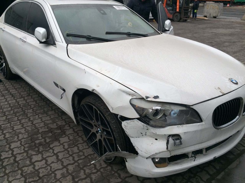 Бампер передний 51117251632   BMW 7 Series