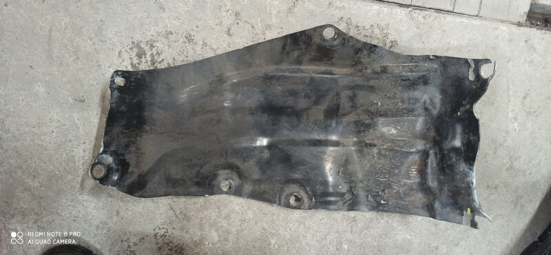 Брызговик металлический в передней левой арке Nissan Murano Z52  2017 3.5 Бензин 