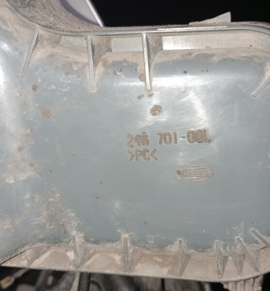 Крышка левой фары Mercedes-Benz Vito  2006 2.1 Дизель Семеновка