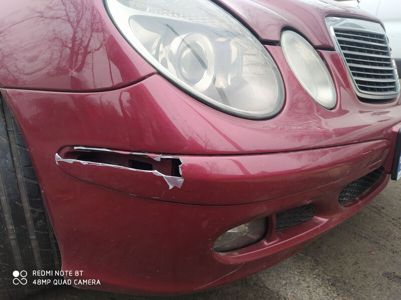 Молдинг бампера правый Mercedes E-Class 2003 г.  1.8 л бензин Винница