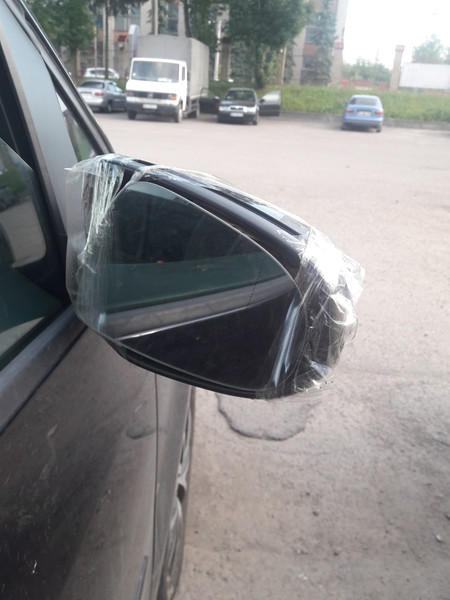 Зеркало правое Volkswagen Touran  2011 2.0 Бензин Львов