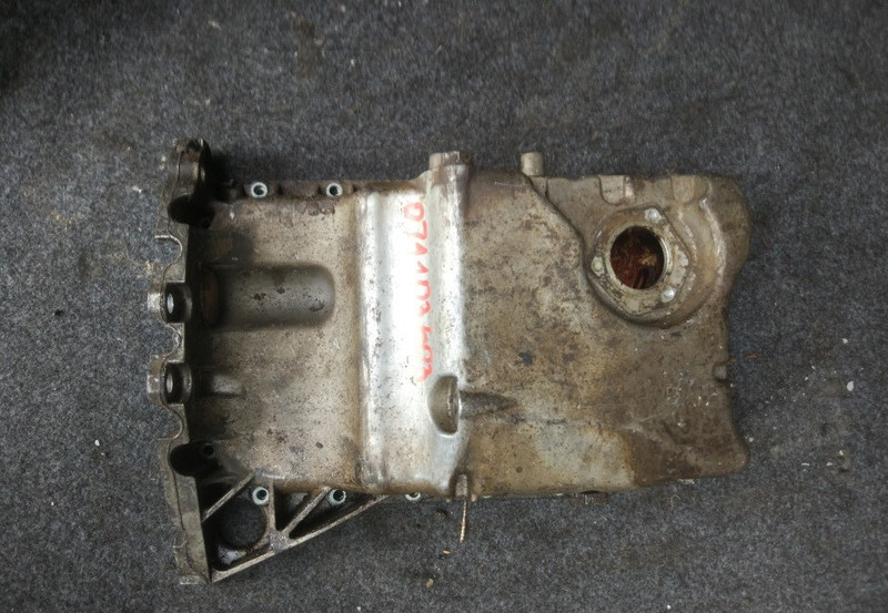 Масляный поддон 071103603   Volkswagen Passat