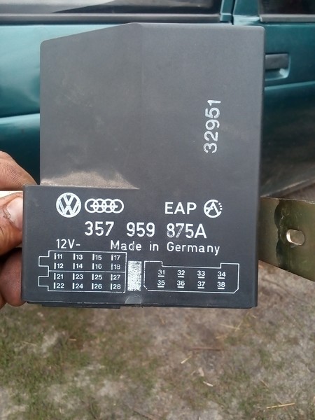 Релє Volkswagen Passat B4 универсал 1994 г.  1.6 л дизель Ровно