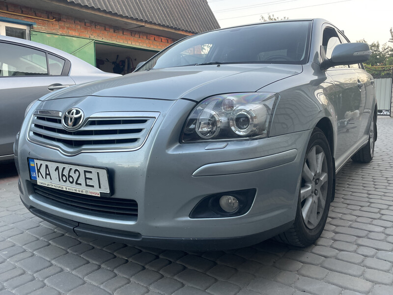Направляющая бампера Toyota Avensis  2007 1.8 Бензин 