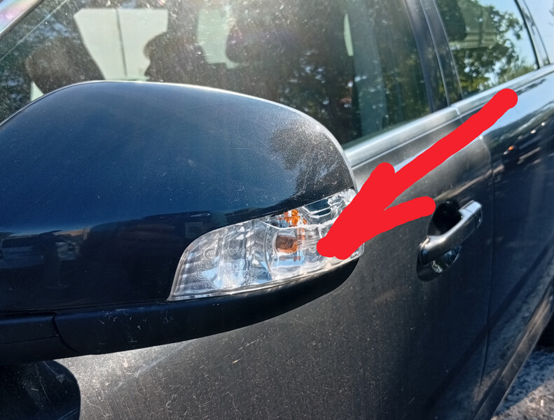 Повторитель поворота в зеркале Volvo V70  2010 универсал 1.6 Дизель Днепр