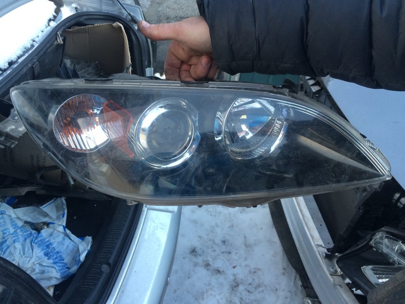 Фары 2шт. темные Mazda 3 BK 2006 г.  1.6 л бензин Новомосковск