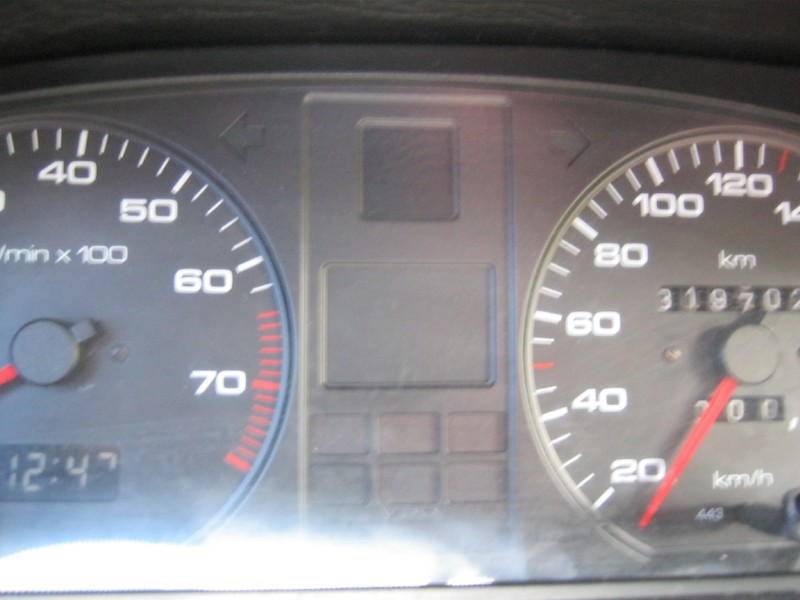 Приборная панель Audi 100 C3  1986 2.0 Бензин Киев