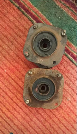 Опора задних стоек Mazda 626  1989 1.8 Бензин Днепр