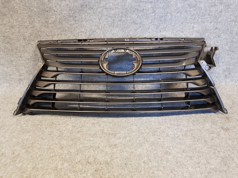 Решетка радиатора Lexus RX 2013 г.  3.0 л бензин