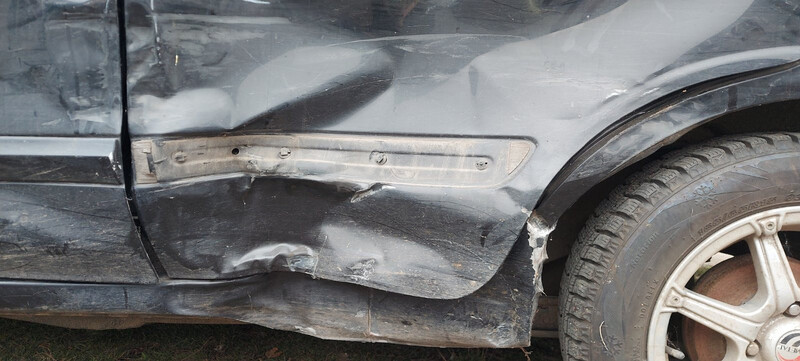 Порог Nissan Almera N17  2008 2.0 Бензин Умань