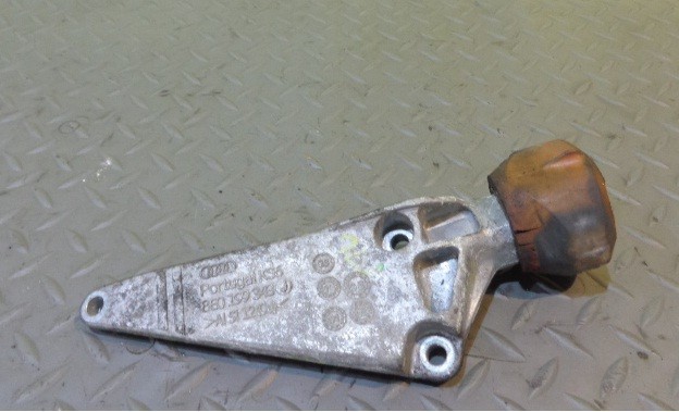 Передняя опора двигателя 8E199343J   Audi A4