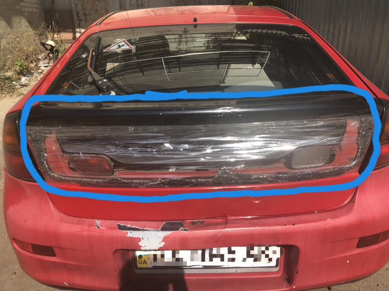 Стекло крышки багажника (маленькое) Mazda 323  1996 хэтчбек 1.5 Бензин Ровно