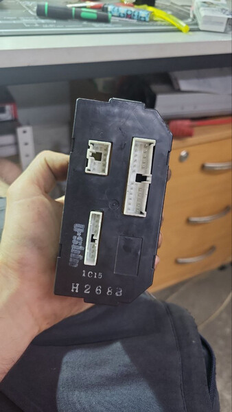Блок cpu, или блок предохранителей Mazda 929  1988 2.2 Бензин Харків