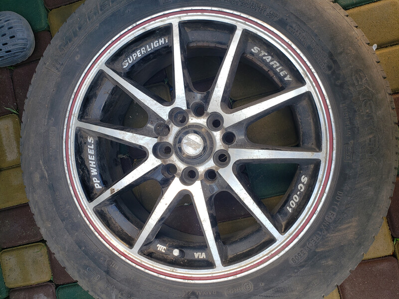 Диск литой Kia Cee`d хэтчбек 2010 г.  1.6 л дизель