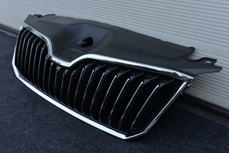 Решетка радиатора в сборе Skoda Superb 3  2016 1.8 Бензин Ковель