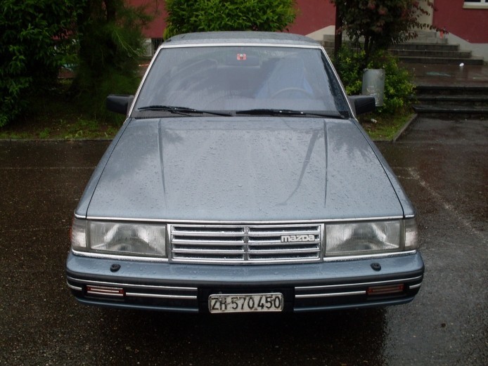 Фара правая и тросс спидометра Mazda 929  1984 2.0 Бензин Киев