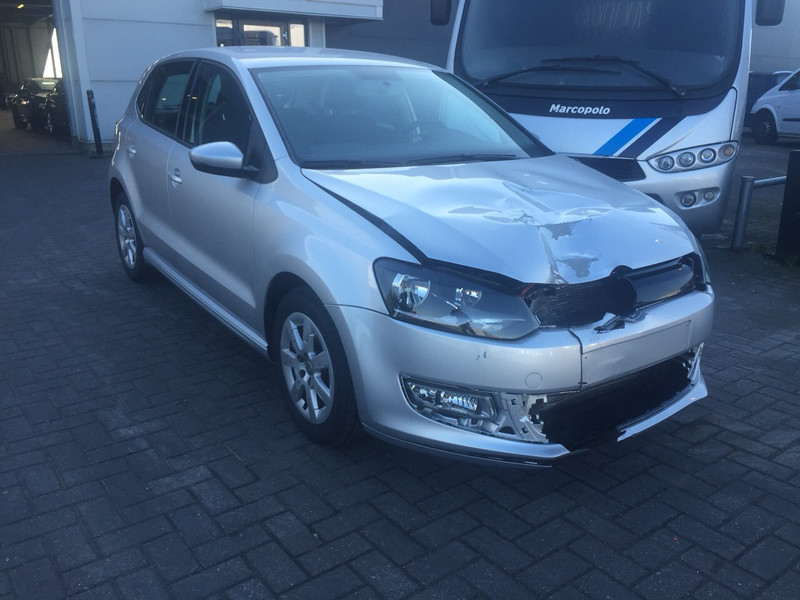 Капот серебро Volkswagen Polo 5 хэтчбек 2011 г.  1.2 л дизель Ровно