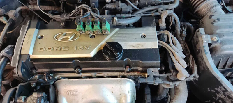 Клапанная крышка Hyundai Elantra XD 2004 г.  1.6 л бензин Днепр