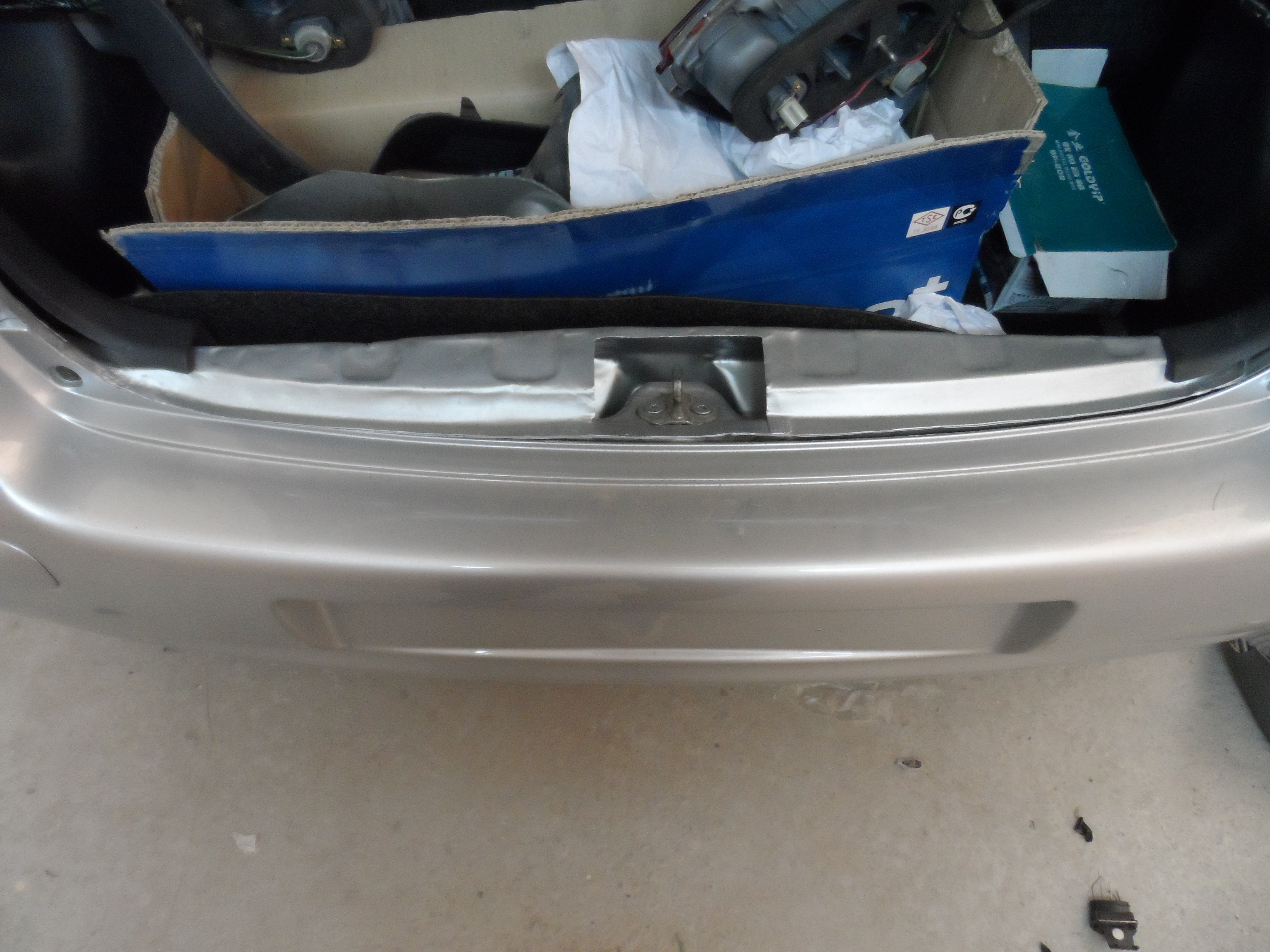 Пластиковая накладка багажника Toyota Yaris  2003 1.0 Бензин Киев