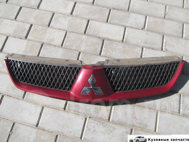 Решетка радиатора Mitsubishi Lancer 9  2004 1.6 Бензин Одесса