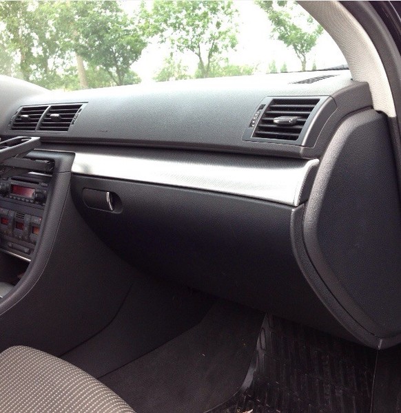 Кришка бардачка Audi A4 B7 2005 р.  20.0 л бензин Миколаїв