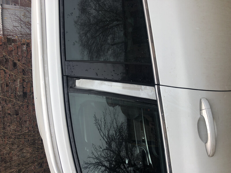 Накладка двери Renault Megane 4  2018 универсал 2.4 Бензин Ровно