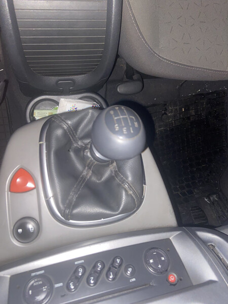 Чохол на мкпп Renault Megane 2 2005 хетчбек 1.6 Бензин 