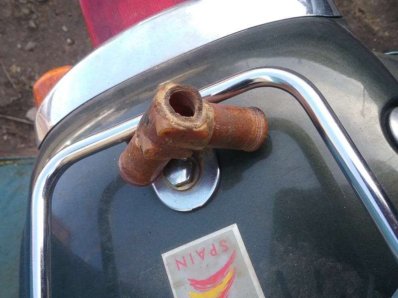 Тройник системы охлаждения Toyota Rav 4 2003 г.  2.0 л бензин Одесса