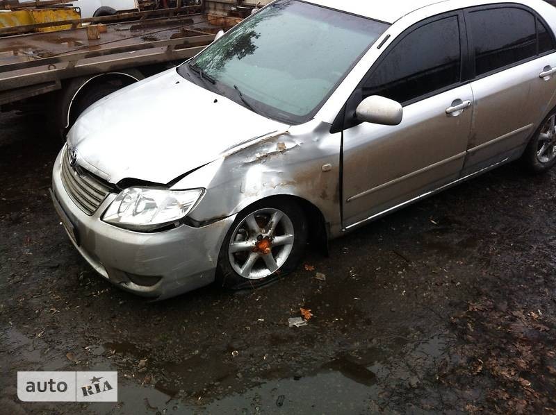 Крыло переднее левое Toyota Corolla 2006 г.  1.8 л бензин Киев