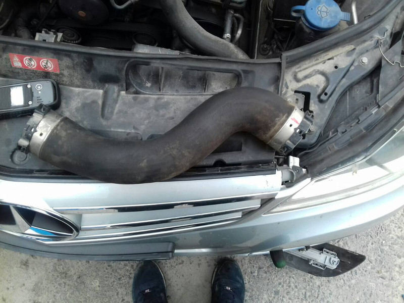 Патрубок интеркулера Mercedes-Benz C-Class  2010 2.1 Дизель Ровно