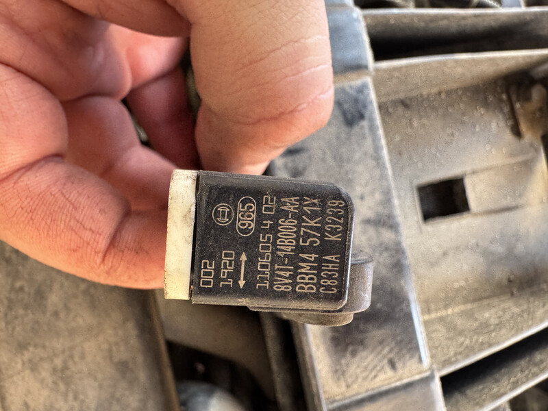 Передній датчик удару Ford Mondeo 4  2011 2.0 Дизель Хмельницкий