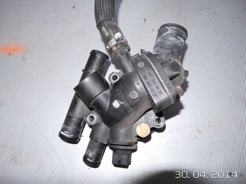 Корпус термостата 8200065390   Renault Kangoo