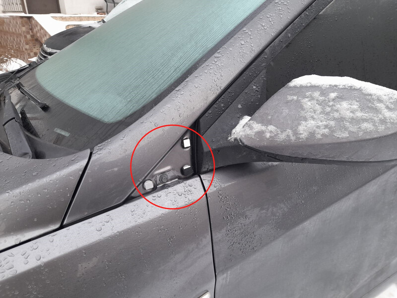 Заглушка передней левой стойки у зеркала Hyundai Accent  2013 1.4 Бензин Киев