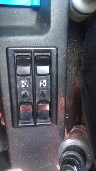 Кнопка стеклоподъемника Daewoo Racer 1995 г.  1.5 л бензин