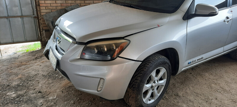 Крыло переднее Toyota RAV4  2012 универсал 2.0 Электро Ровно