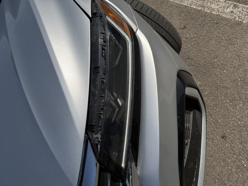 Молдинг фары Volkswagen Passat  2019 2.0 Бензин Днепр