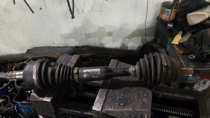 Привід передній Volvo XC90  2008 2.4 Дизель 