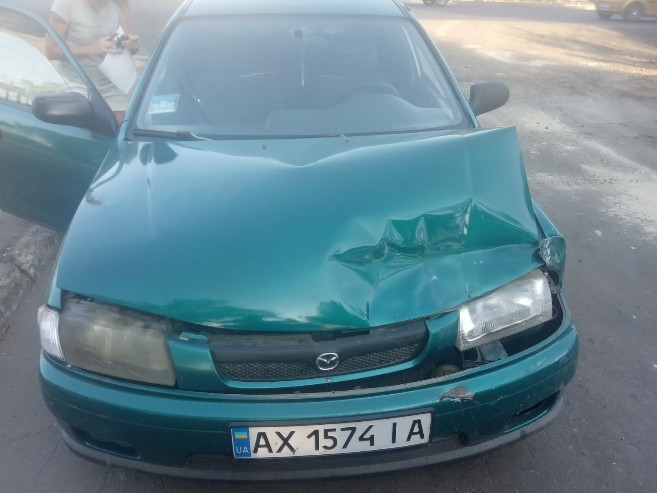 Капот,лев, крыло,левая фара, поворотник Mazda 323 ВА 1997 1.5 Бензин Днепр