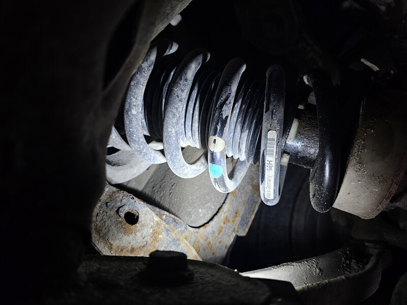 Пружина задняя правая Volkswagen Touareg  2007 универсал 3.0 Дизель Кременец